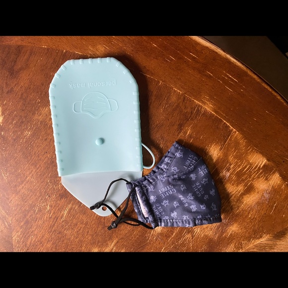 Silicone mask cases in 3 colours pink green blue - Picture 6 of 7